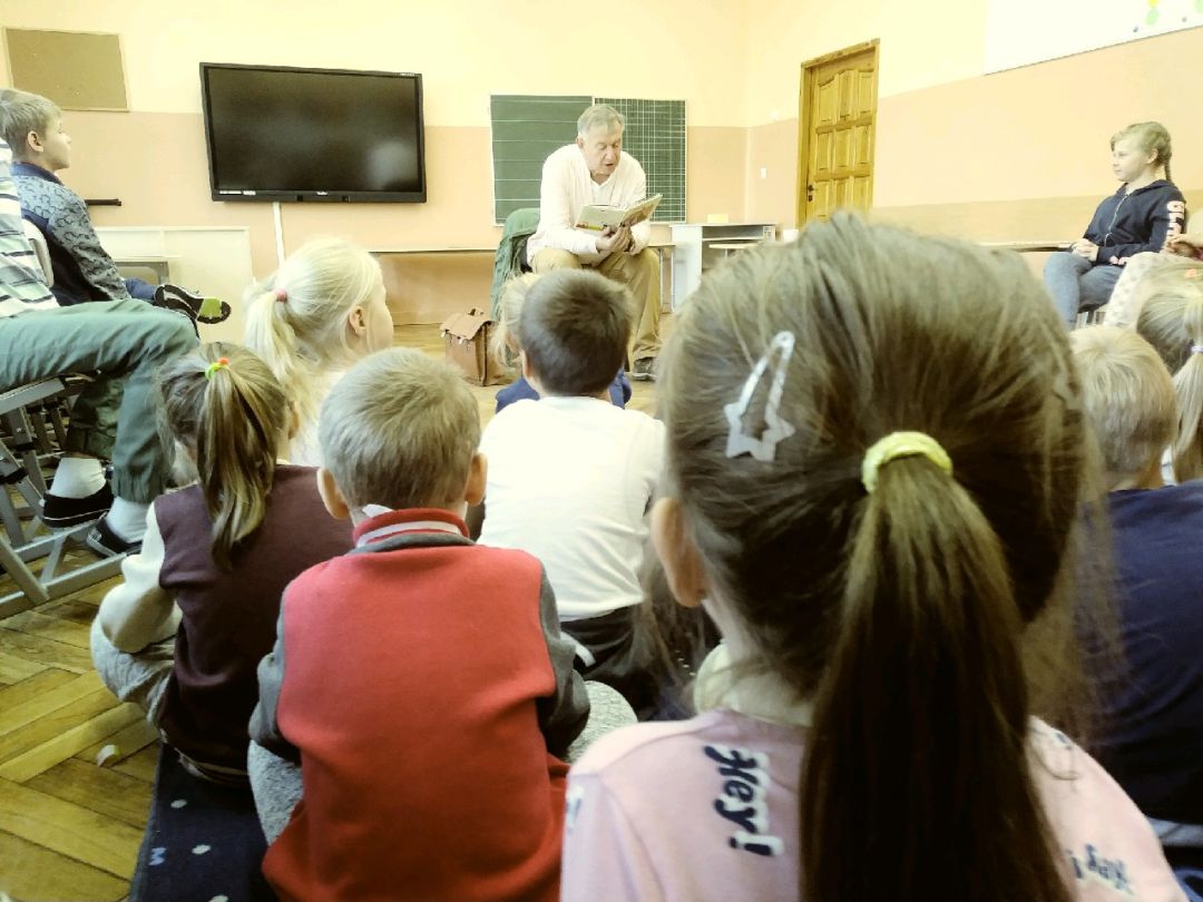 ...zachęcamy do wspólnego głośnego czytania z dziećmi...